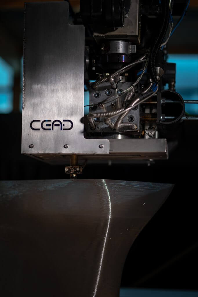 使用原材料膠粒的3D打印機